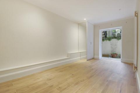 3 bedroom flat to rent, Sutherland Avenue, London, W9