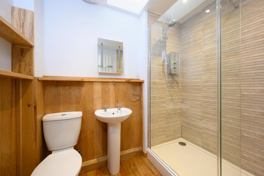 En suite bathroom