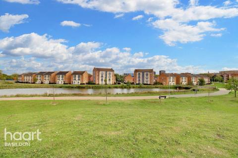 2 bedroom apartment for sale, Blake Avenue, Basildon