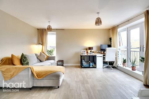 63 Blake Avenue, Basildon, SS14 2FR