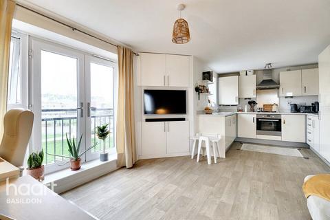 63 Blake Avenue, Basildon, SS14 2FR