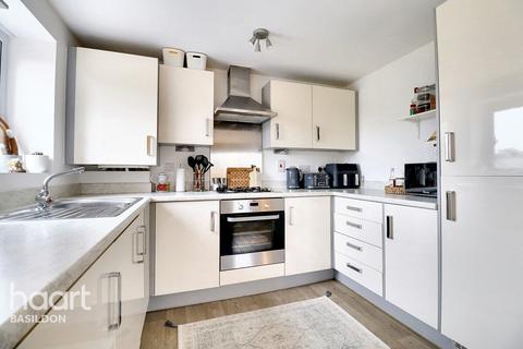 63 Blake Avenue, Basildon, SS14 2FR