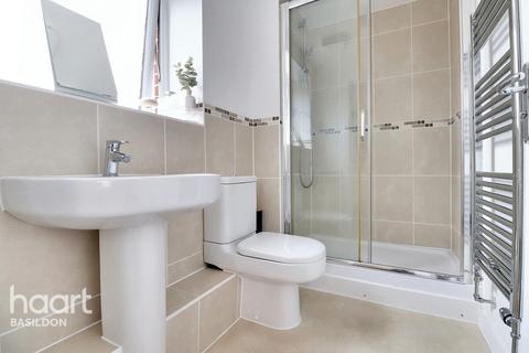 63 Blake Avenue, Basildon, SS14 2FR