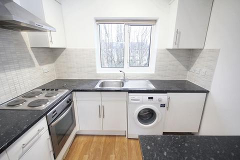 1 bedroom flat for sale, Copthorne Mews, Hayes, UB3