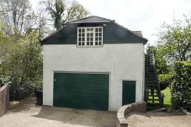 Dewlands d garage