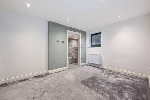 2 bedroom flat for sale, Colney Hatch, Muswell Hill, London, N10