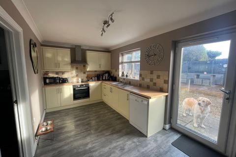 3 bedroom semi-detached house for sale, Clos Gwili, Cwmgwili, SA14