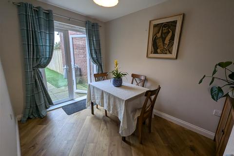 4 bedroom townhouse for sale, Wildair Close, Darlington