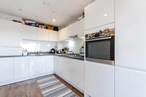 2 bedroom flat to rent, Ewell Road, Surbiton, KT6