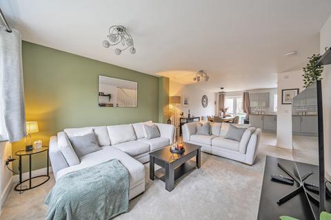 3 bedroom end of terrace house for sale, Adams Close, Buckingham, Buckinghamshire