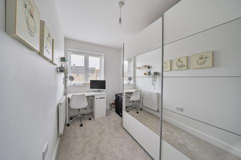 54 Adams Close, Buckingham, MK18 1WB