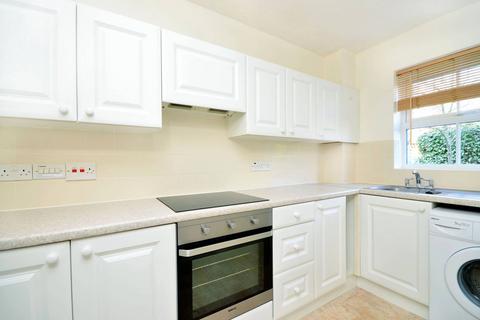 2 bedroom flat to rent, Woking, Surrey, Horsell, Woking, GU21