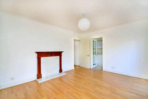 2 bedroom flat to rent, Woking, Surrey, Horsell, Woking, GU21