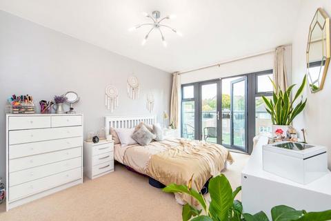 2 bedroom flat for sale, 104-120 Lee High Road, London SE13