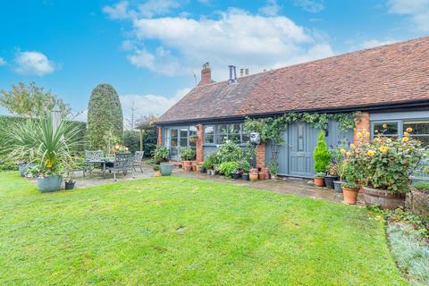 3 bedroom barn conversion for sale, West Lodge Barns, Swan Lane, Upton Warren.  B61