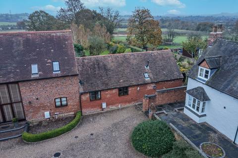 3 bedroom barn conversion for sale, West Lodge Barns, Swan Lane, Upton Warren.  B61