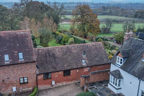 3 bedroom barn conversion for sale, West Lodge Barns, Swan Lane, Upton Warren.  B61