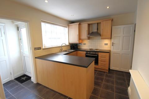 3 bedroom semi-detached house to rent, Elms Farm Road, Hornchurch, Essex, RM12