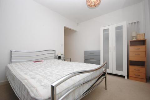 1 bedroom flat to rent, Channelsea Road South London E15