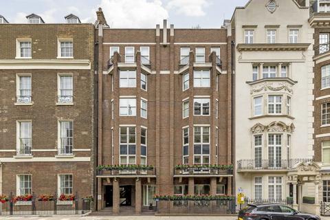 3 bedroom flat for sale, Charles Street, London W1J