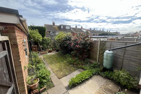 3 bedroom semi-detached house for sale, Linden Road, Burton-On-Trent DE13