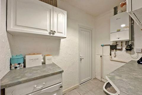 16 Banbery Drive, Wombourne, Wolverhampton, WV5 0AH