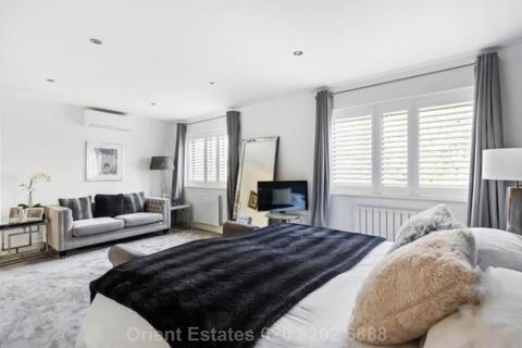 undefined, Vaughan Avenue, London
