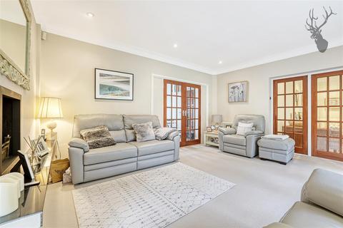 5 bedroom detached house for sale, Bracken Drive, Chigwell IG7