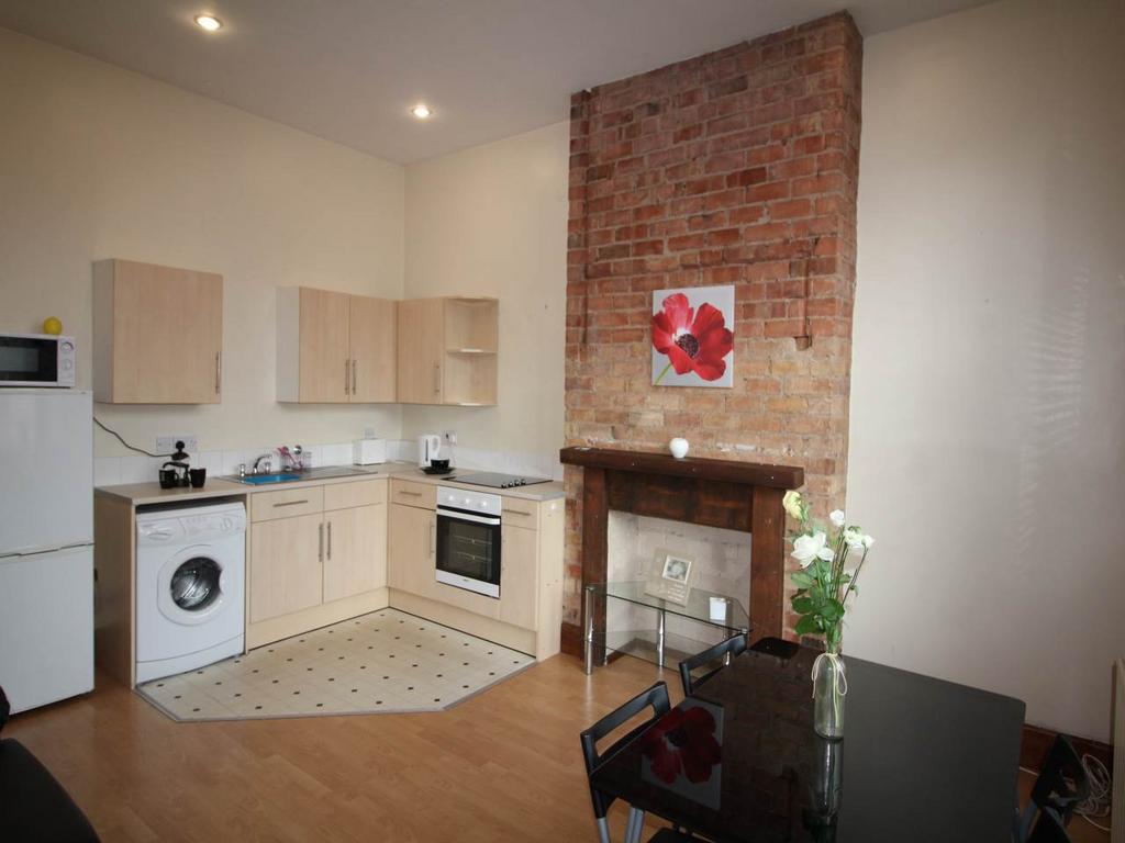 Kitchen/Lounge area