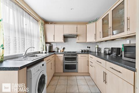 3 bedroom terraced house for sale, Newteswell Drive, Waltham Abbey, Essex