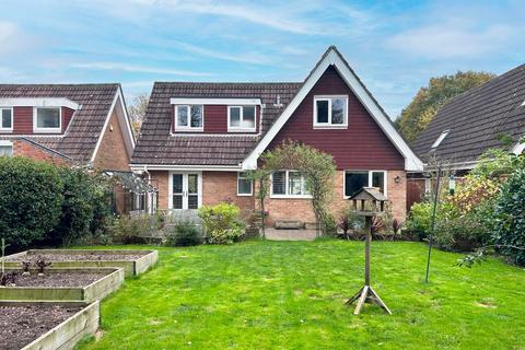 12 Moorlands Close, Brockenhurst, SO42 7QS
