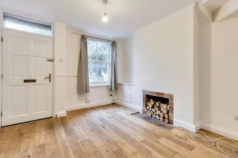 2 bedroom house to rent, Millbrook Street GL50 3RP