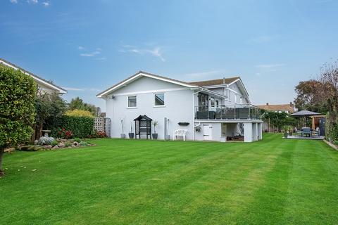 4 bedroom detached house for sale, Inglewood Close, Aldwick, Bognor Regis, West Sussex PO21