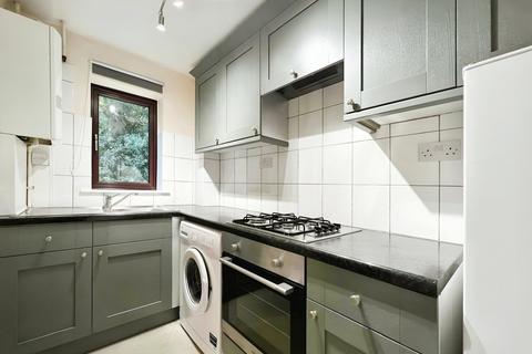 1 bedroom terraced house to rent, Langtons Meadow, Farnham Common SL2