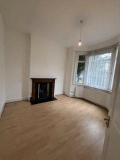 3 bedroom house to rent, Holly Park Road, Hanwell