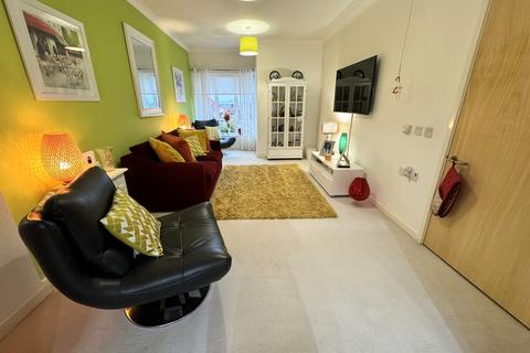 2 bedroom flat for sale, Flat , Winehala Court, Willenhall