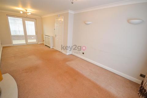 3 bedroom semi-detached house to rent, Mauncer Drive, Woodhouse, S13