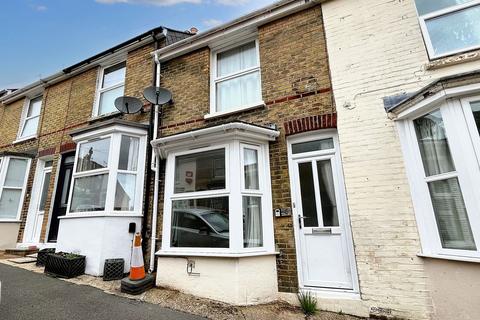 2 bedroom terraced house to rent, Stanley Road, Cowes, PO31