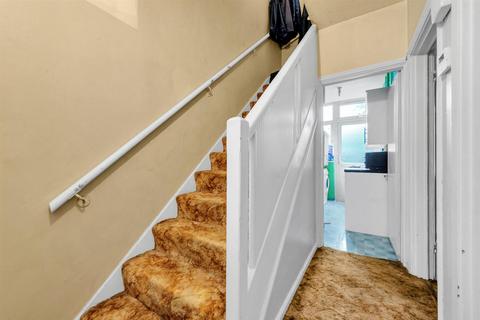 214 Downham Way, Bromley, BR1 5NT