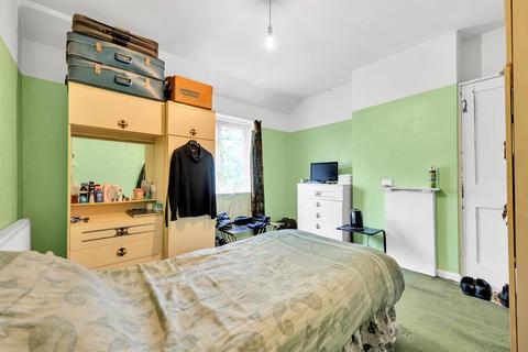 214 Downham Way, Bromley, BR1 5NT