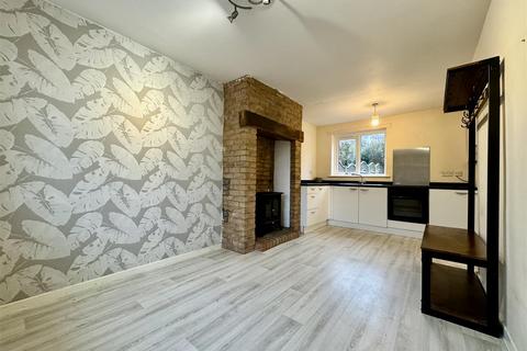 3 bedroom terraced house for sale, Royds Avenue, New Mill, Holmfirth, HD9 1LP