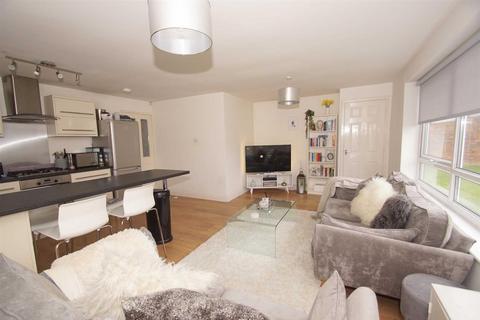 2 bedroom flat to rent, Wensleydale Court, Stainbeck Lane, Leeds