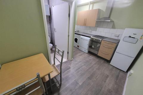 undefined, Upton Park E13