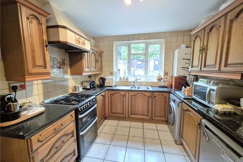 3 bedroom house for sale, Lullingstone Crescent, St Pauls Cray, Kent, BR5