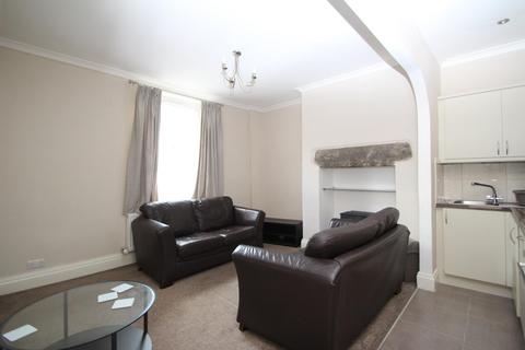 2 bedroom house to rent, Jubilee Terrace, Morley, Leeds, West Yorkshire, LS27