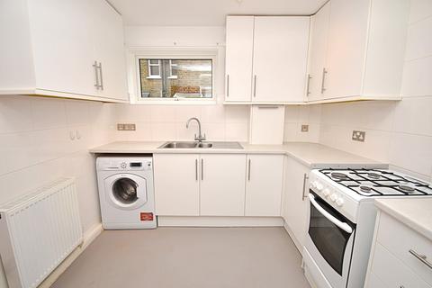 1 bedroom flat for sale, 35 Falmouth Avenue, Highams Park , London. E4 9QN