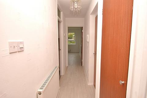 1 bedroom flat for sale, 35 Falmouth Avenue, Highams Park , London. E4 9QN