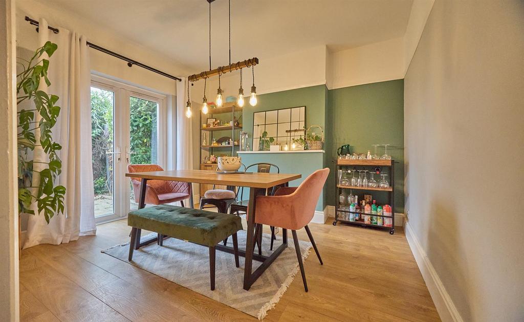 Dining room to rear