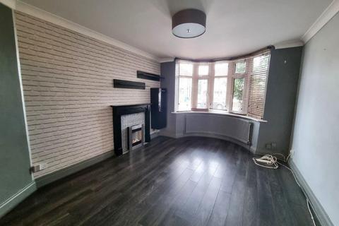 3 bedroom semi-detached house to rent, Avondale Road, Ipswich, IP3