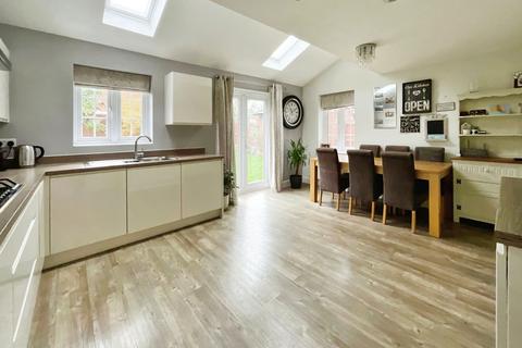 5 bedroom detached house for sale, Blockley Road, Leicester LE9